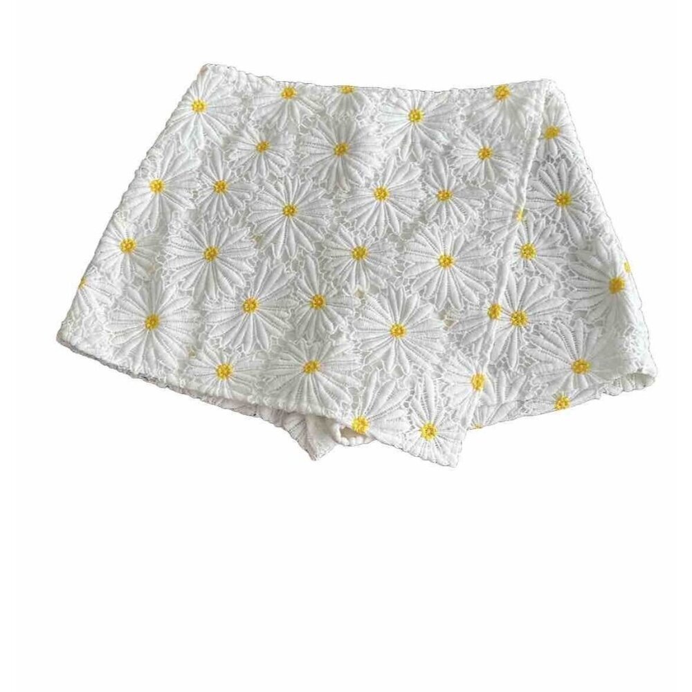 Forever 21 Floral Crochet Lace White Zip Faux Wrap Skirt Skort Size Small - Picture 2 of 10
